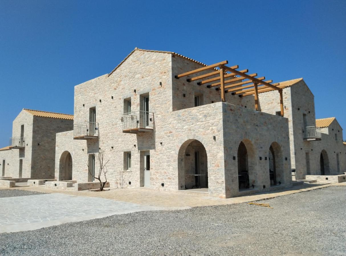 Terra Di Pietra Exclusive Suites & Apartments Areopoli Bagian luar foto