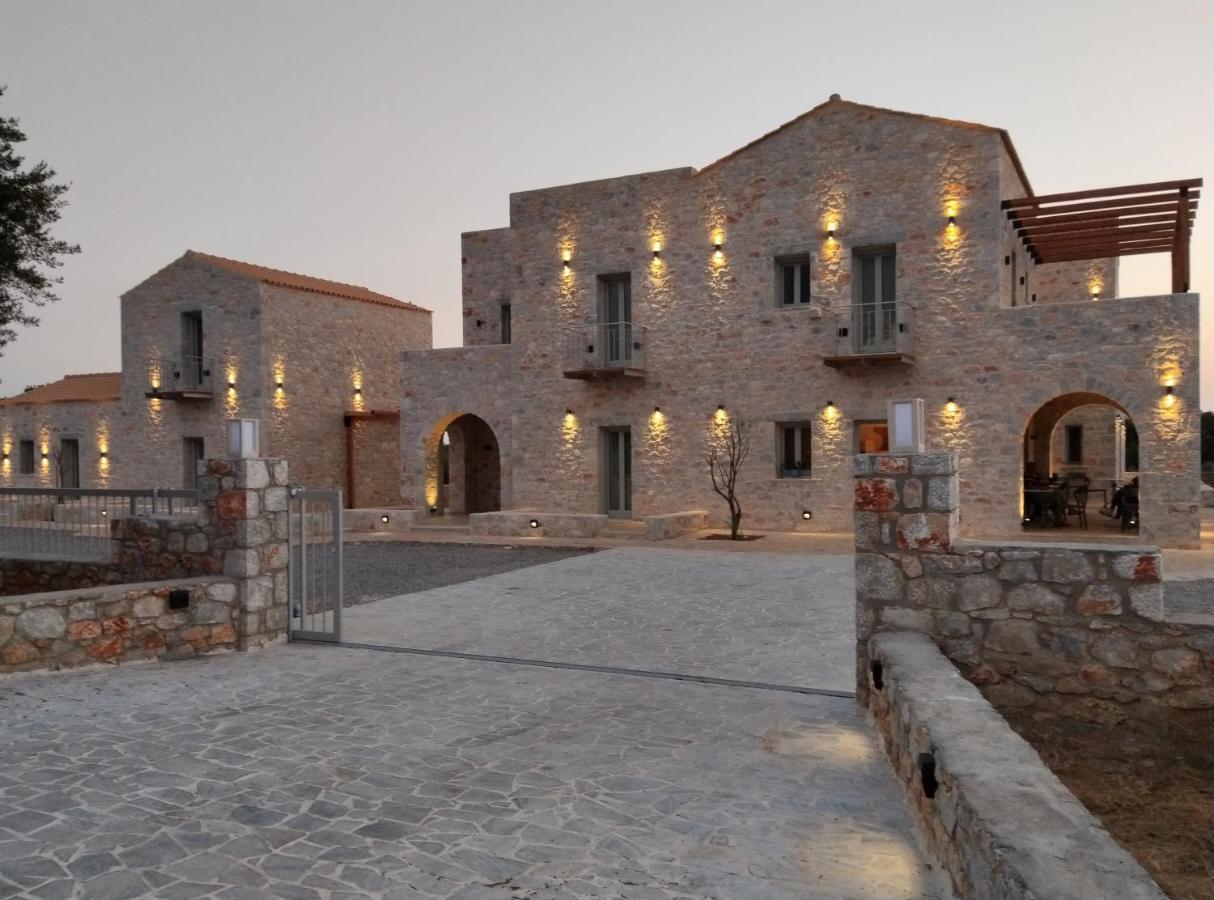 Terra Di Pietra Exclusive Suites & Apartments Areopoli Bagian luar foto