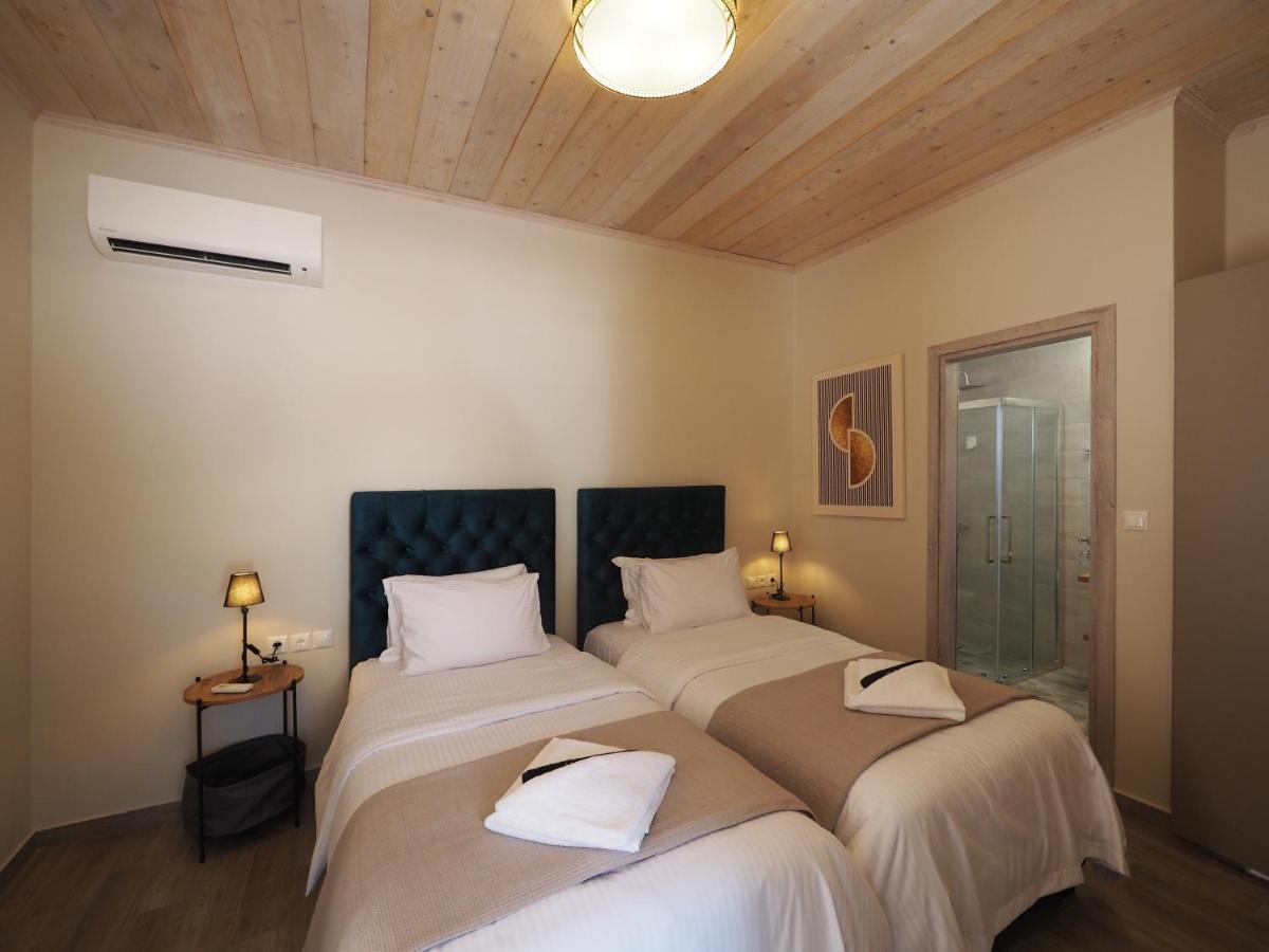 Terra Di Pietra Exclusive Suites & Apartments Areopoli Bagian luar foto