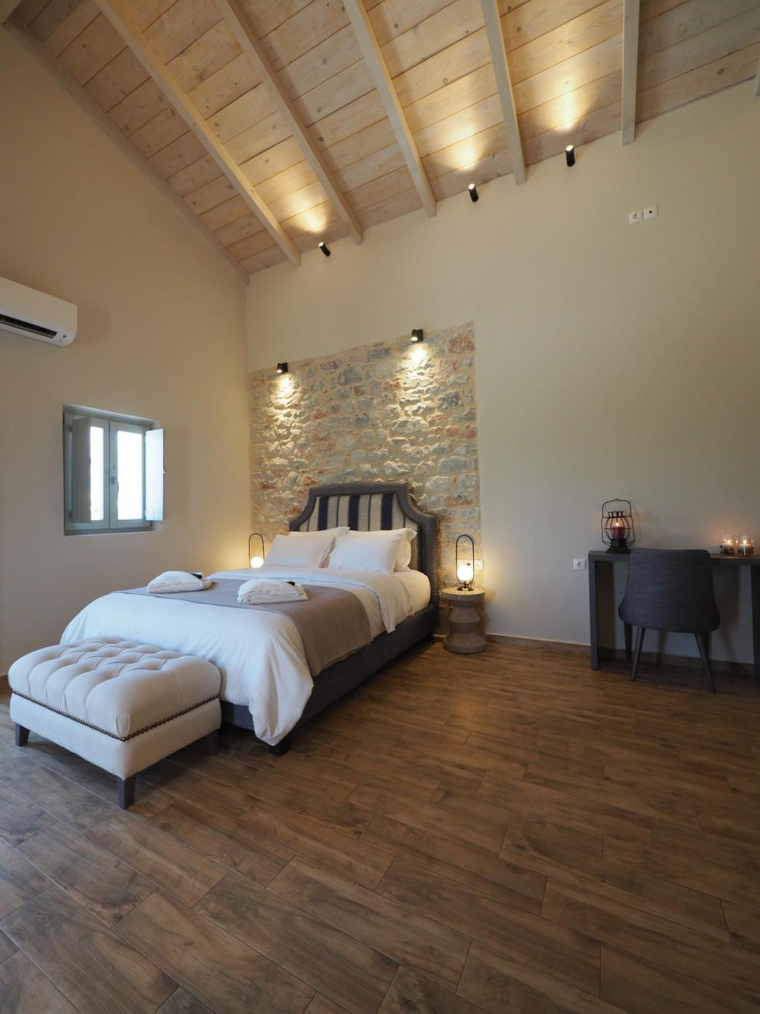 Terra Di Pietra Exclusive Suites & Apartments Areopoli Bagian luar foto