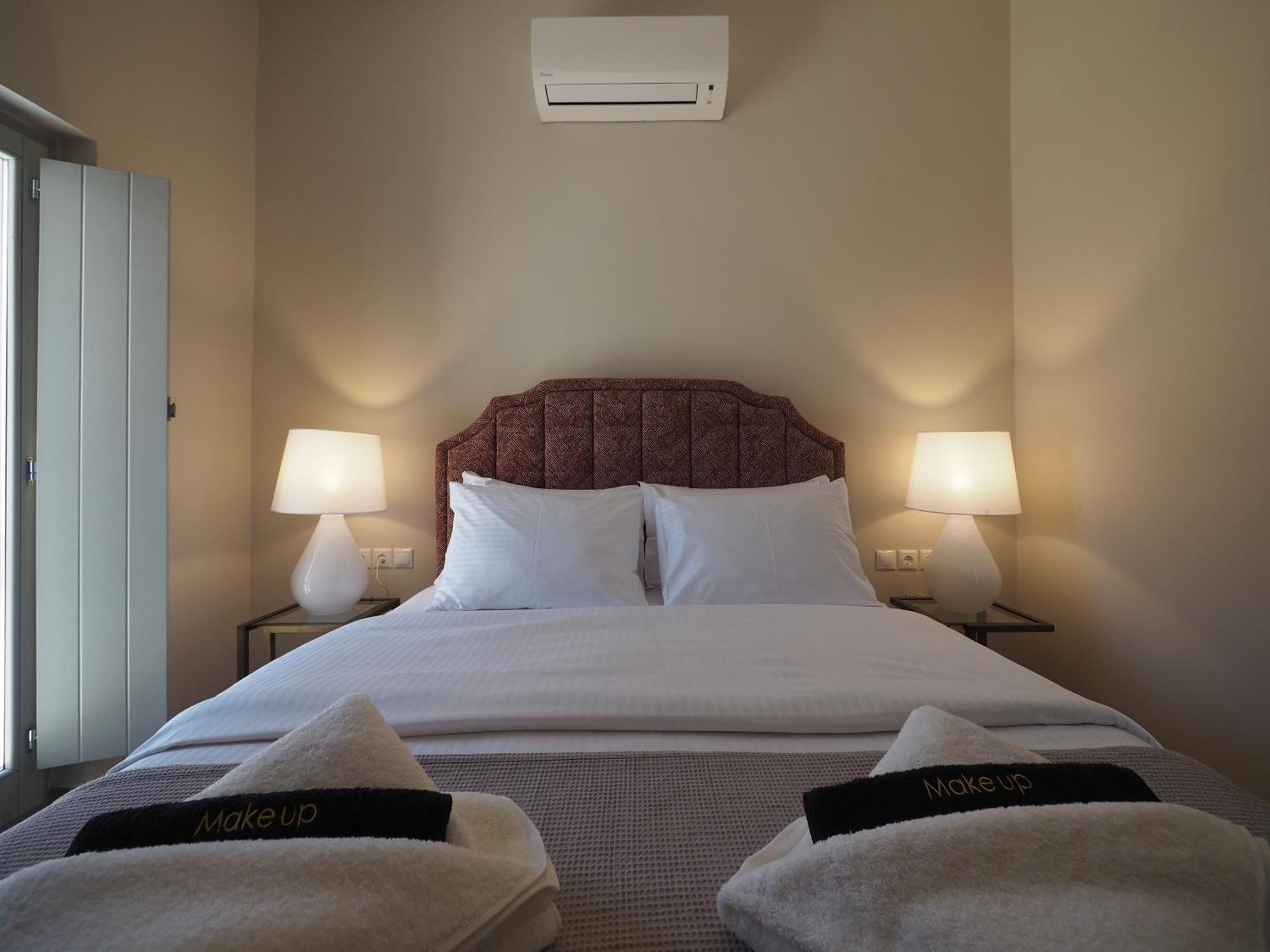 Terra Di Pietra Exclusive Suites & Apartments Areopoli Bagian luar foto
