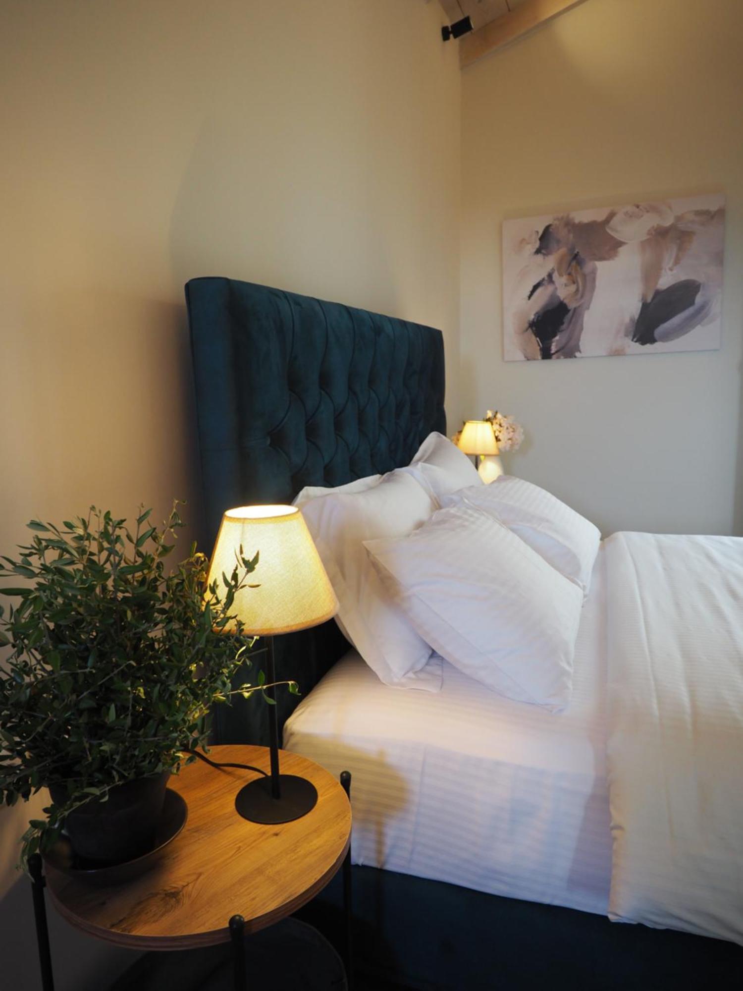Terra Di Pietra Exclusive Suites & Apartments Areopoli Bagian luar foto