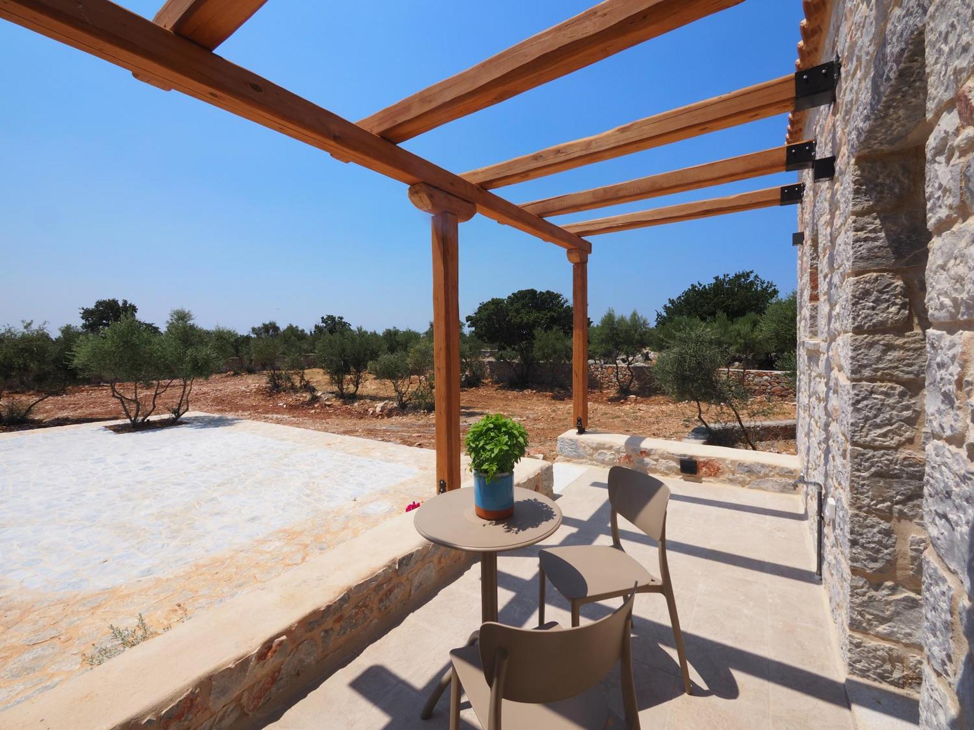 Terra Di Pietra Exclusive Suites & Apartments Areopoli Bagian luar foto
